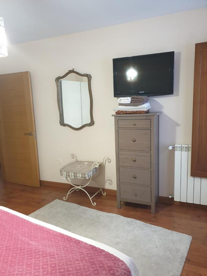 Apartamento Cine Colón Ribadeo Esterno foto
