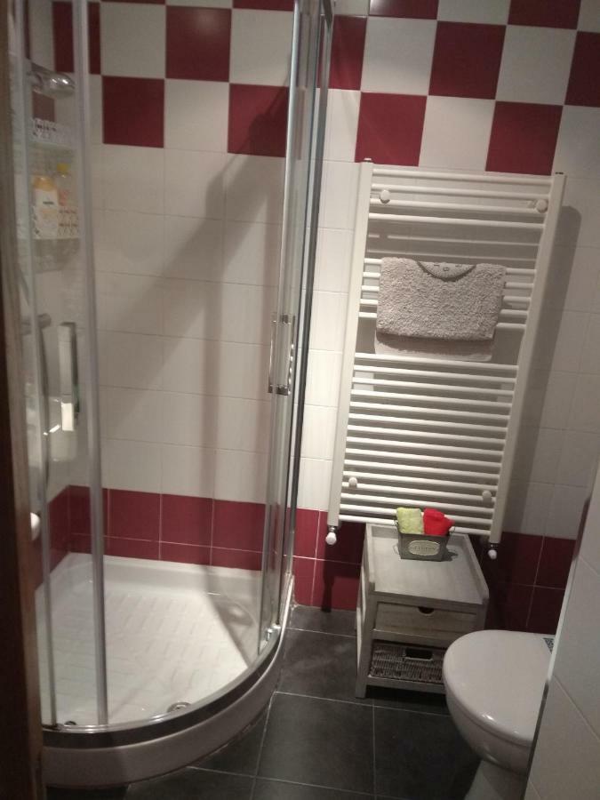 Apartamento Cine Colón Ribadeo Esterno foto