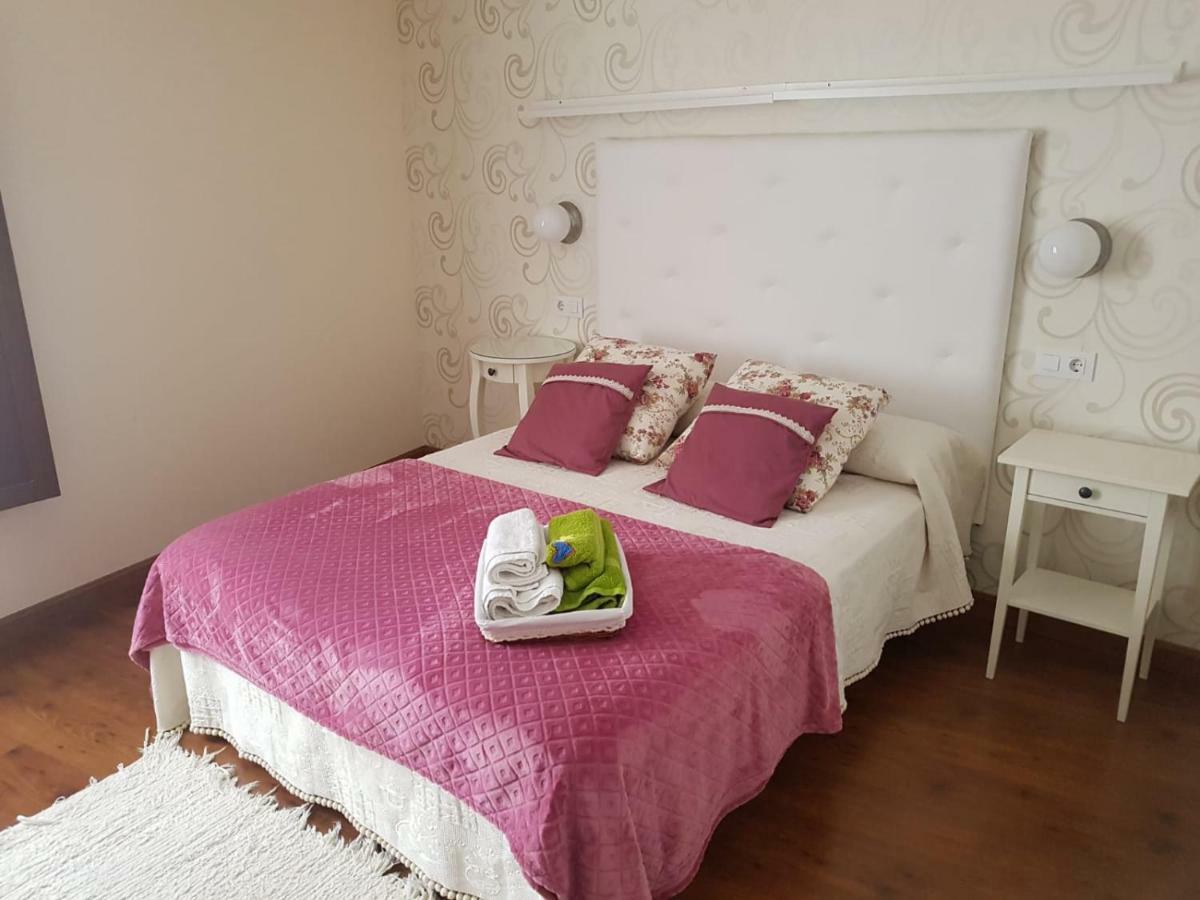 Apartamento Cine Colón Ribadeo Esterno foto
