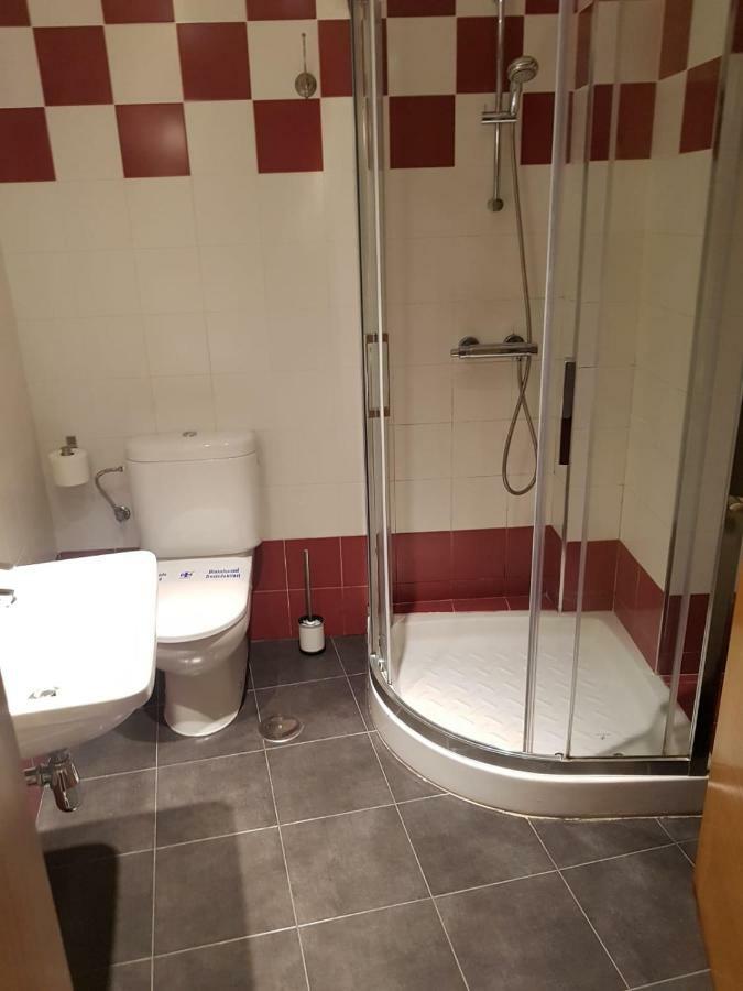 Apartamento Cine Colón Ribadeo Esterno foto