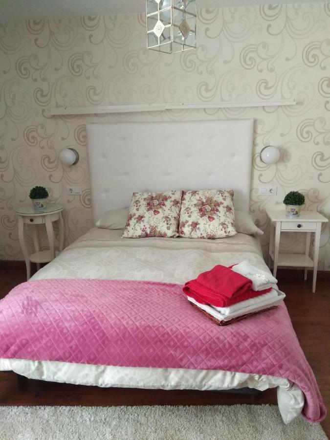 Apartamento Cine Colón Ribadeo Esterno foto