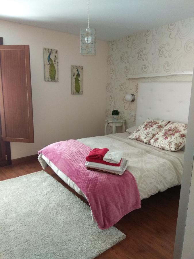 Apartamento Cine Colón Ribadeo Esterno foto