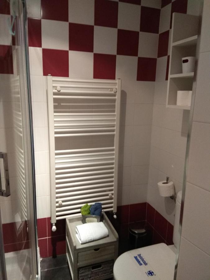 Apartamento Cine Colón Ribadeo Esterno foto